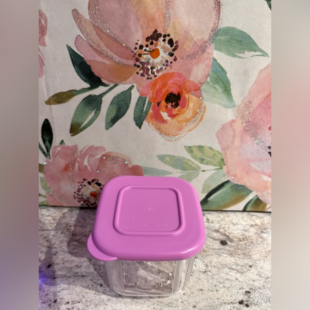 Mini Tupperware containers 💗 - Picture 4 of 5